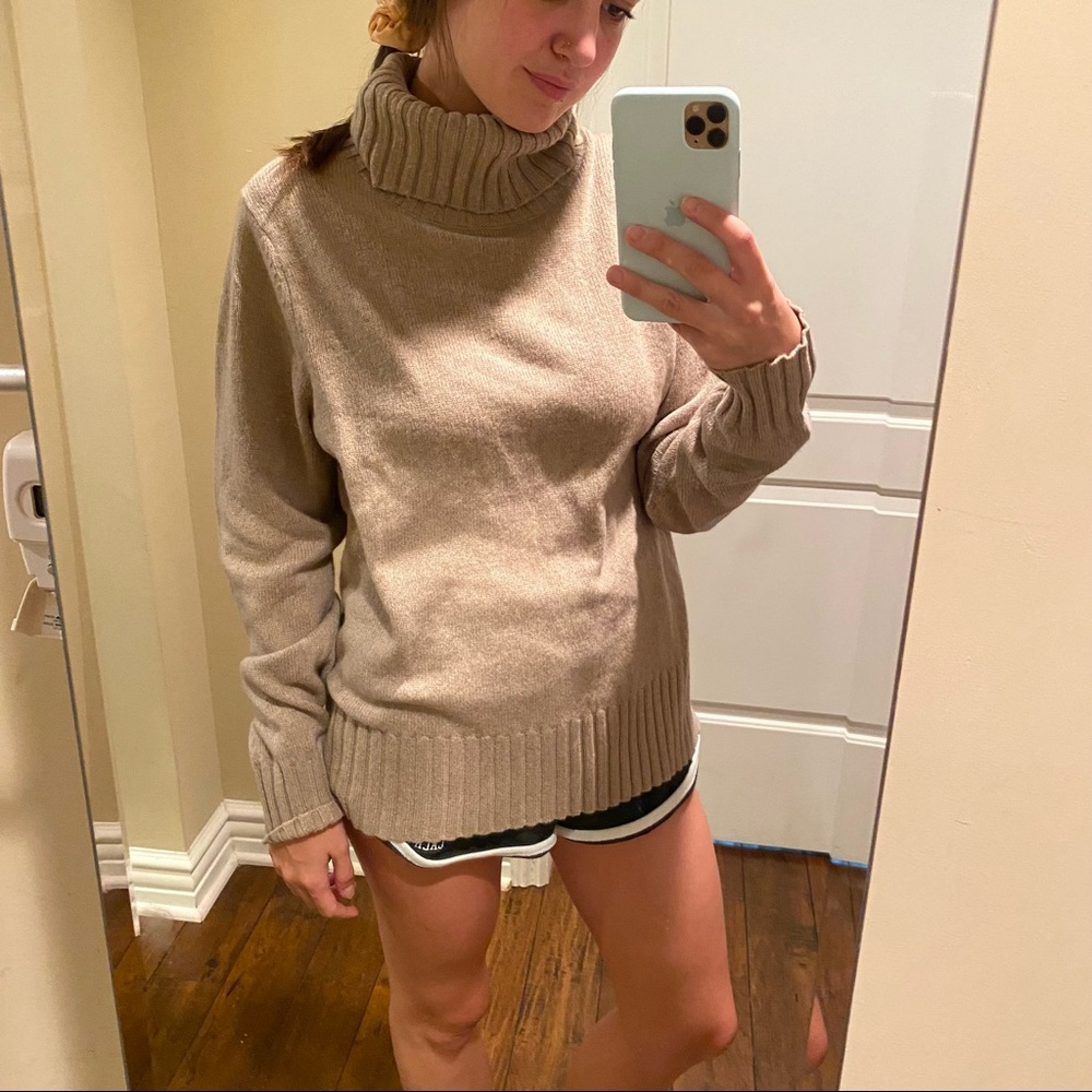 SOLD Patagonia Recycled Cashmere Turtleneck - Picture 7 of 7